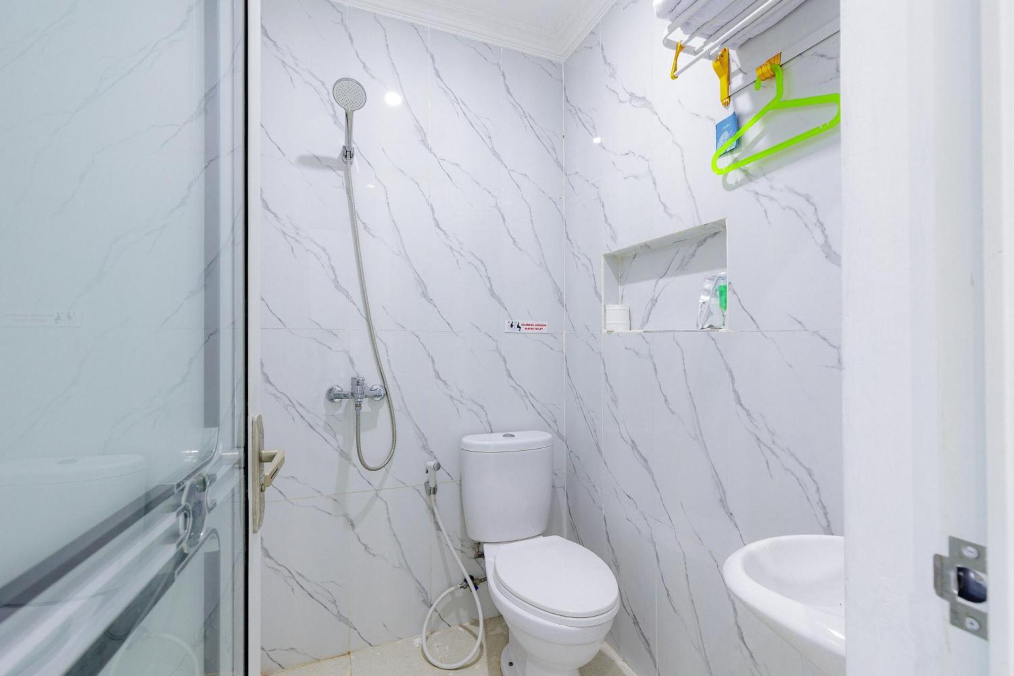 Urbanview Hotel Amira Syariah Bogor Pamoyanan Eksteriør bilde