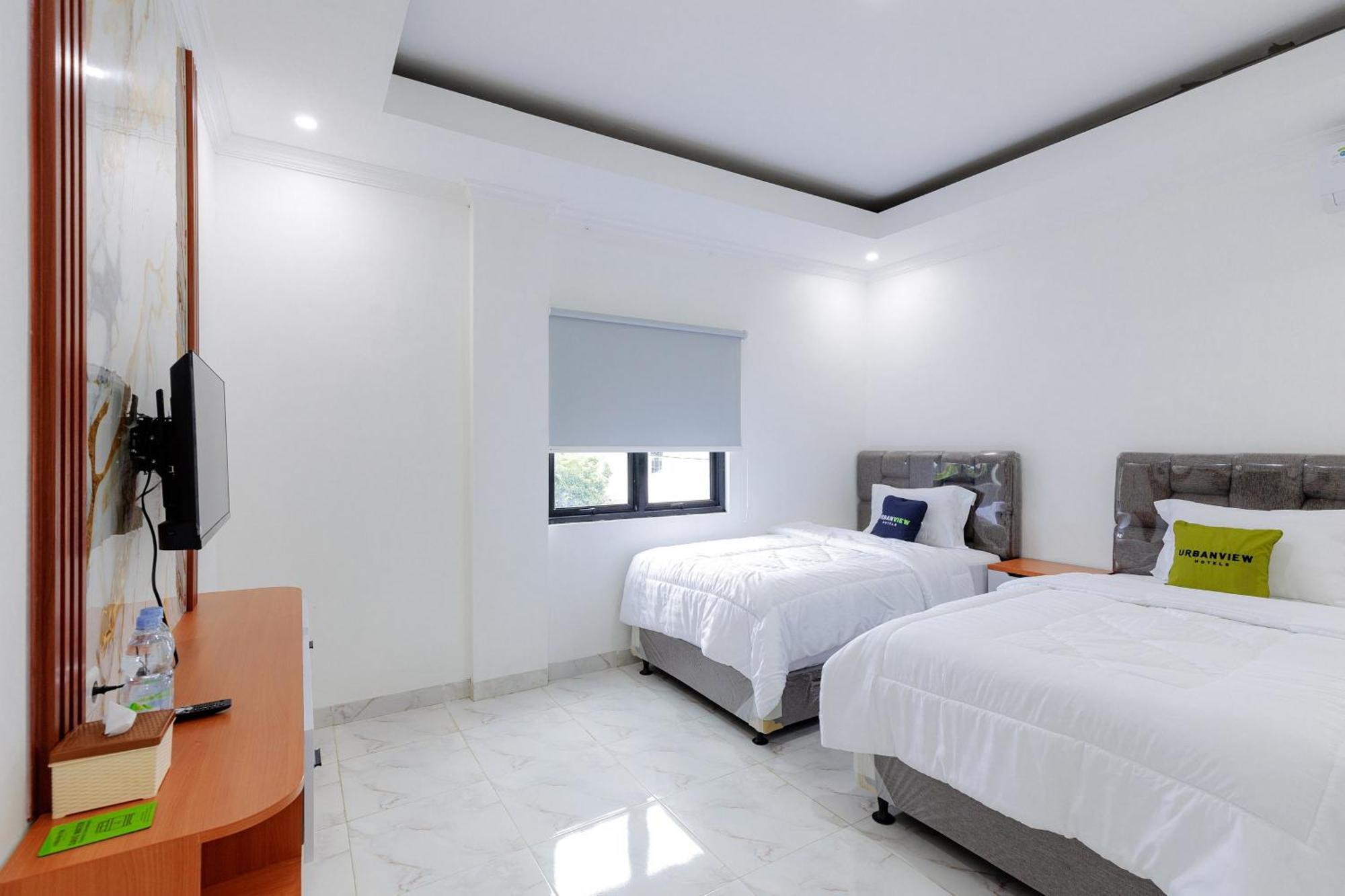 Urbanview Hotel Amira Syariah Bogor Pamoyanan Eksteriør bilde